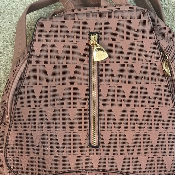 LAST 1!NWT Mauve Boutique Luxurious Backpack - Picture 3 of 5